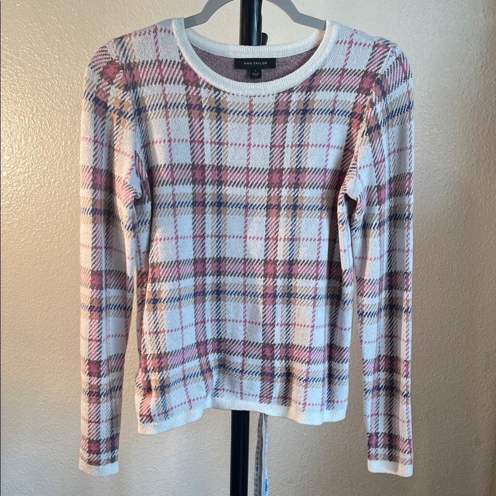 Ann Taylor Pink and White Knit Top